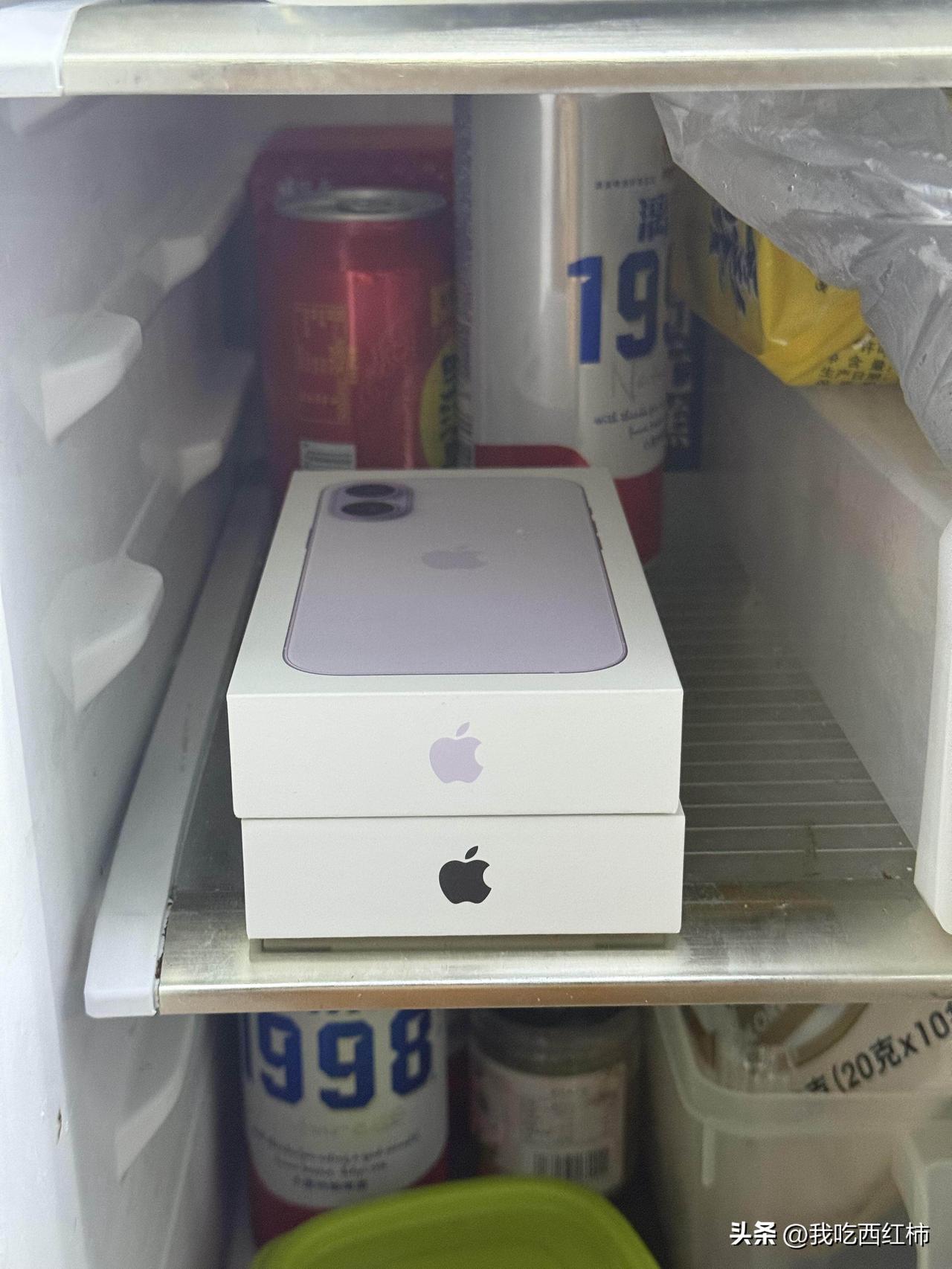 让我妈去冰箱里拿两个苹果
存档今年给爸妈买的新年礼物
	
当时的设想就是，说妈妈