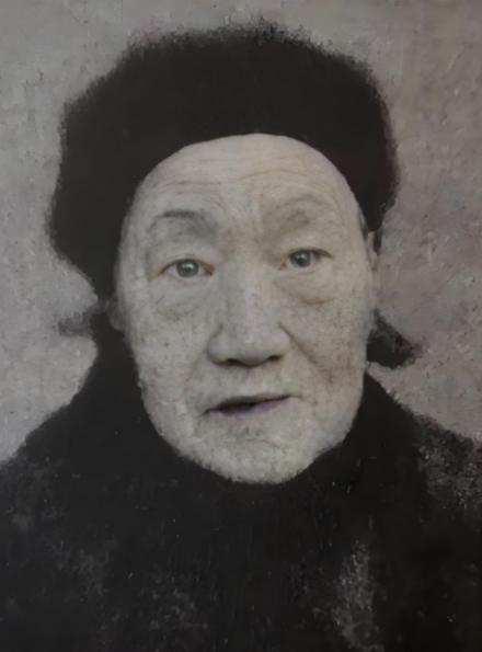 1930 年 11 月 14 日，长沙浏阳门外识字岭。两声枪响过后，29 岁的杨