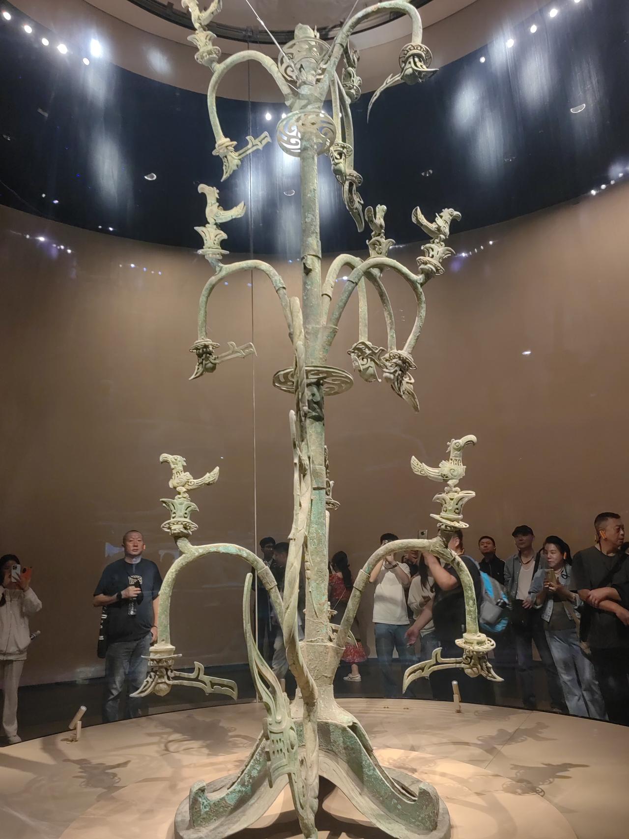 三星堆，是哪“三堆” 三星堆为啥叫“三星堆”呢？它原本是三星村，名字源于三个突兀