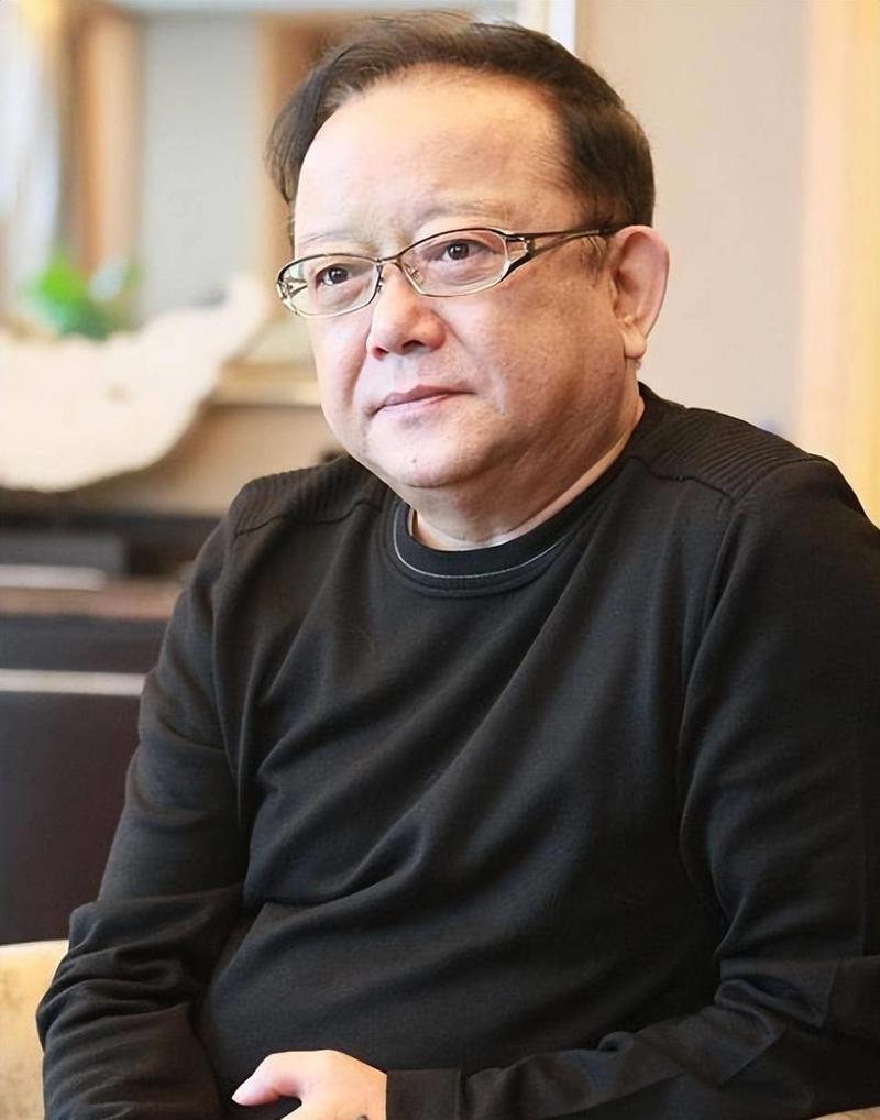 77岁的王刚，60岁那年迎来了一个儿子，本想着到了晚年能够慢慢享清福，谁料如今1