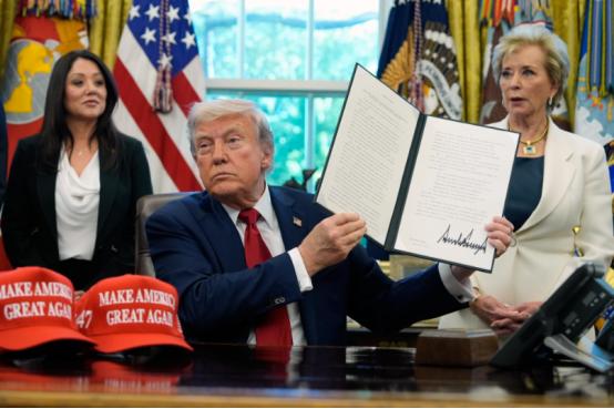 美战略界：美国想瓜分世界，最大问题不是怎么分，而是中国肯不肯
 
2026 年 