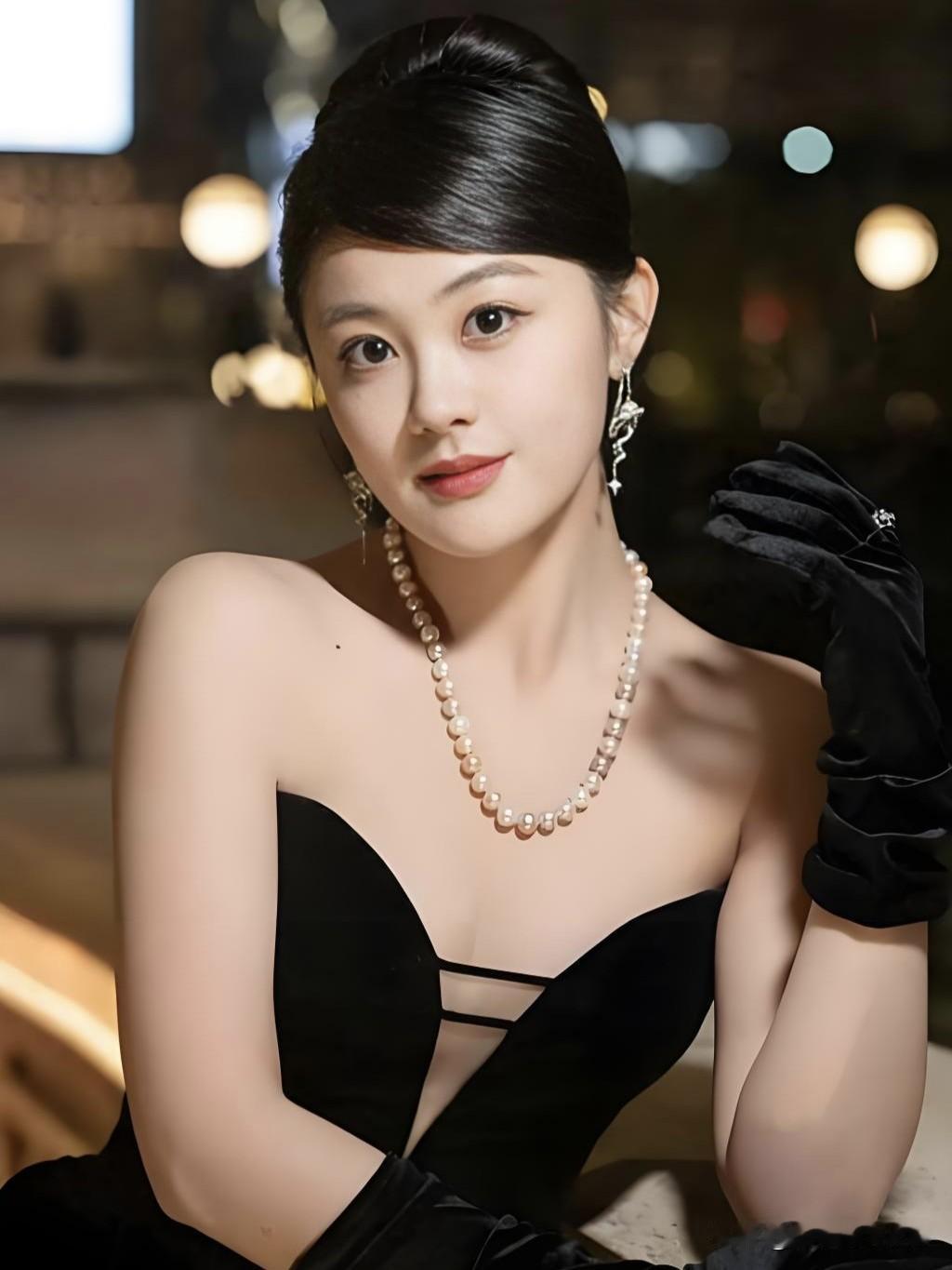 甜妹天花板陈芳彤，梨涡浅笑暖人心，演技灵动不设限，从《原来你是这样的顾先生》到《
