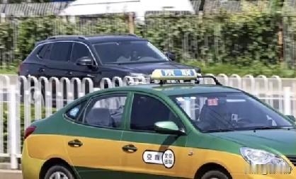 北京景区，短短2公里路程，为何打车张口就要100元
 
最近曝光了一件特别气人的