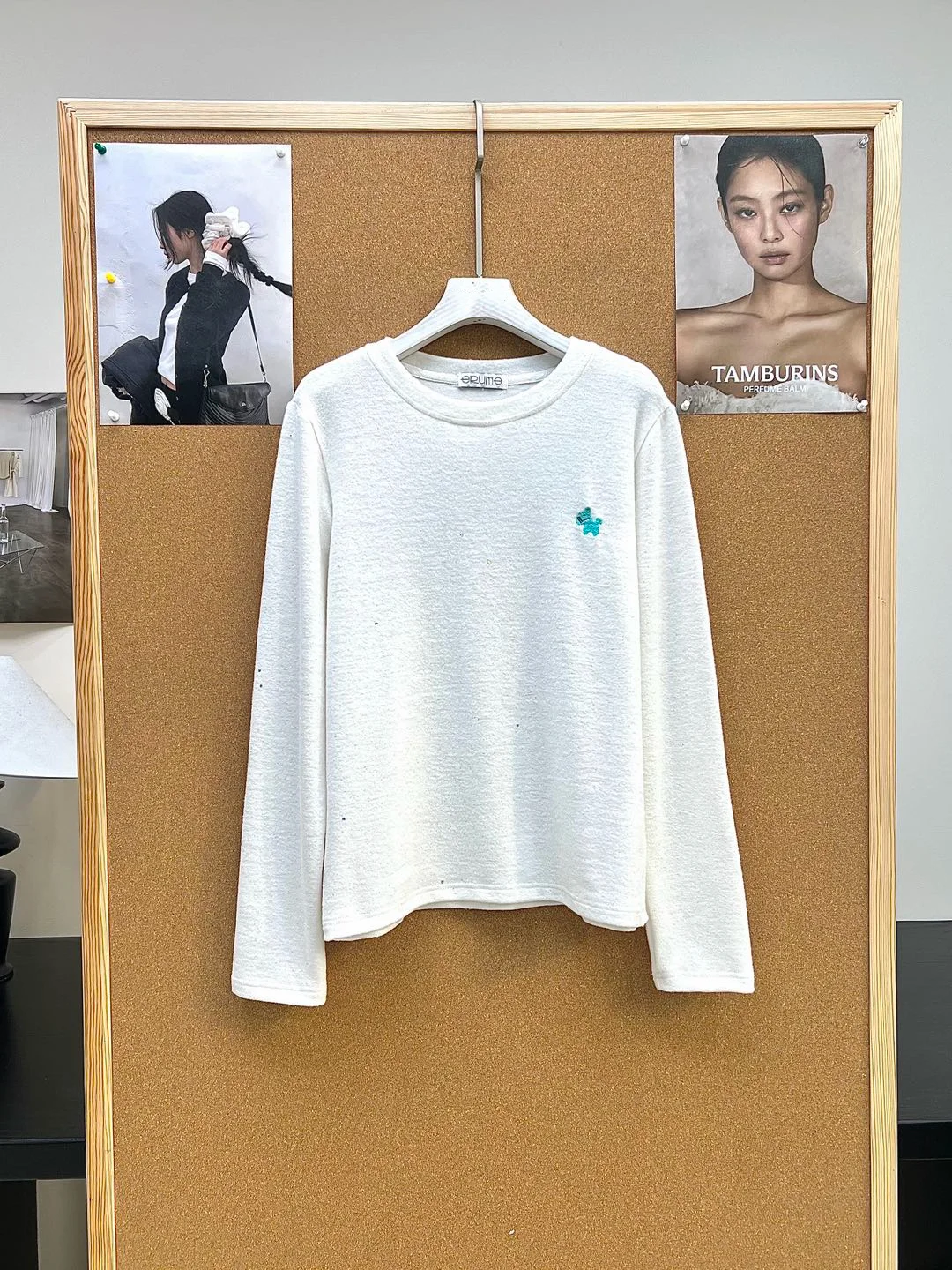 这件刺绣长袖T恤也太好穿了！慵懒感拿捏🫴