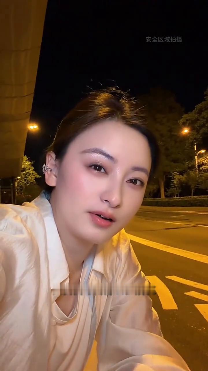 你现在为什么不交朋友了？人其实不用那么多朋友，有钱的时候不用去交朋友，没钱的时候