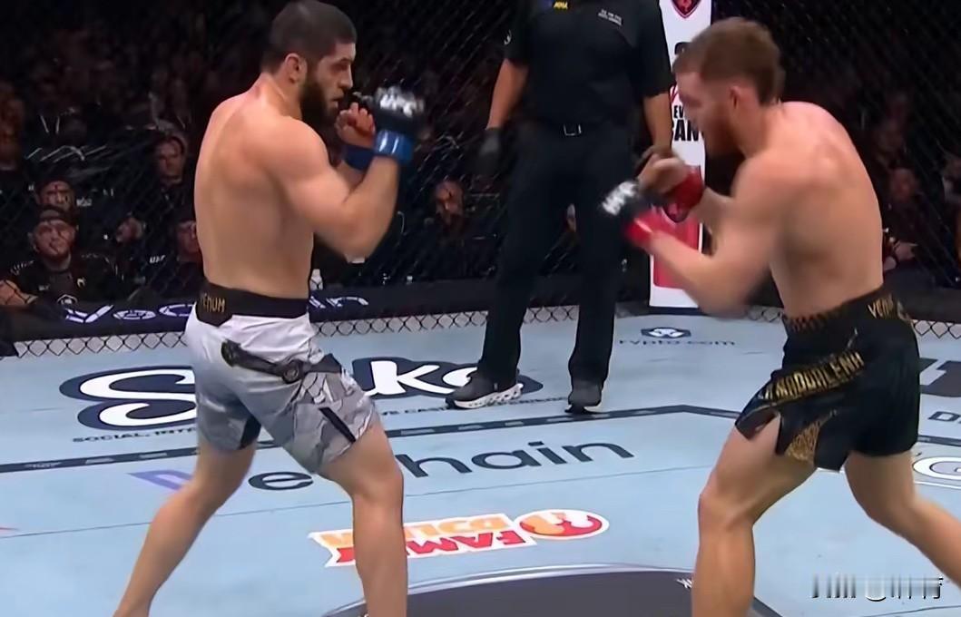 马哈切夫VS马达这场比赛，被称为是本年度“最丑陋的比赛”。哈马切夫不仅长的像小鹰