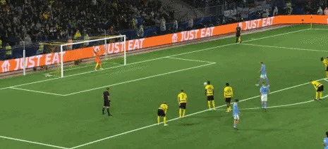 哈兰德是哈宝？[what]老哈兰德呢？都是快乐的宝宝！毕竟小哈把老哈给吓出一身“