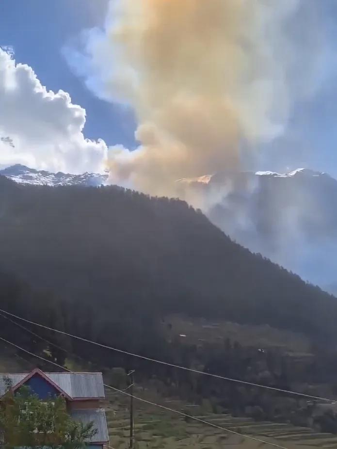 4月26日，据社交网站报道，4月24日，印度媒体报道，印度空军在北部山区又摔了一