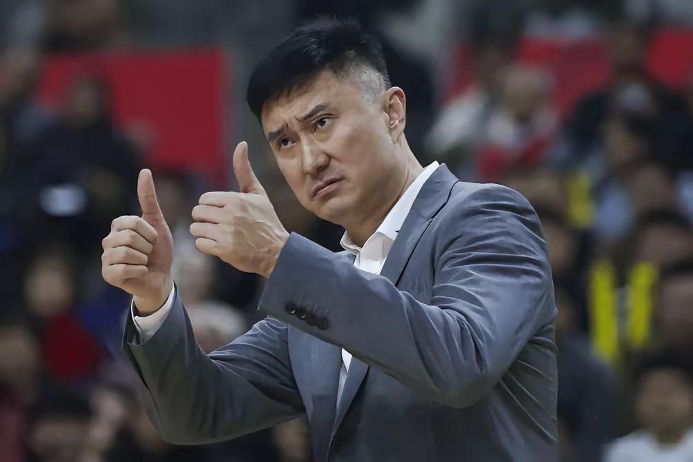 广东小将徐昕，刚刚闷声干了件震动中国篮坛的大事。
​6月22日，他正式签下美国顶