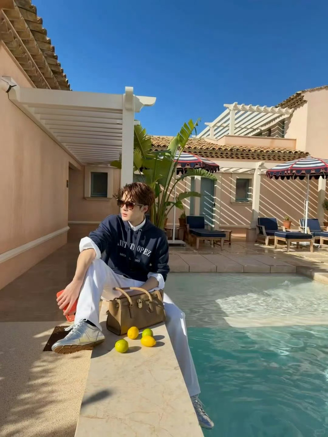 檀健次南法度假live 檀健次🍠更新南法度假live走走停停☀️ 南法旅途中遇