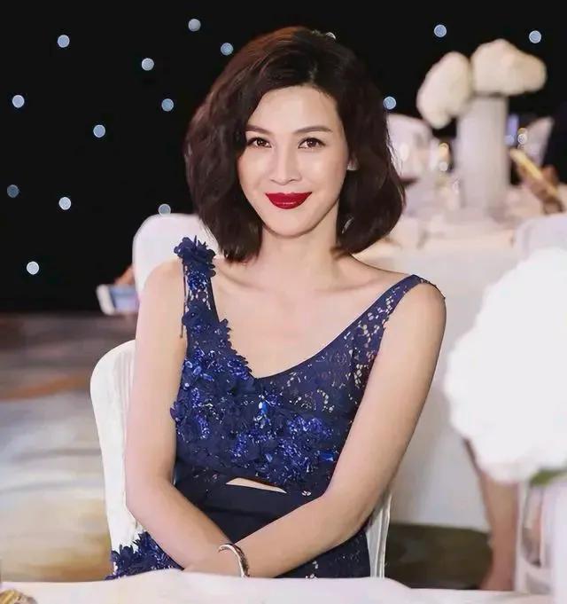 童蕾素有第一古典美女之称，当年她的古装比高圆圆、贾静雯还美，可惜当红时嫁给了富商