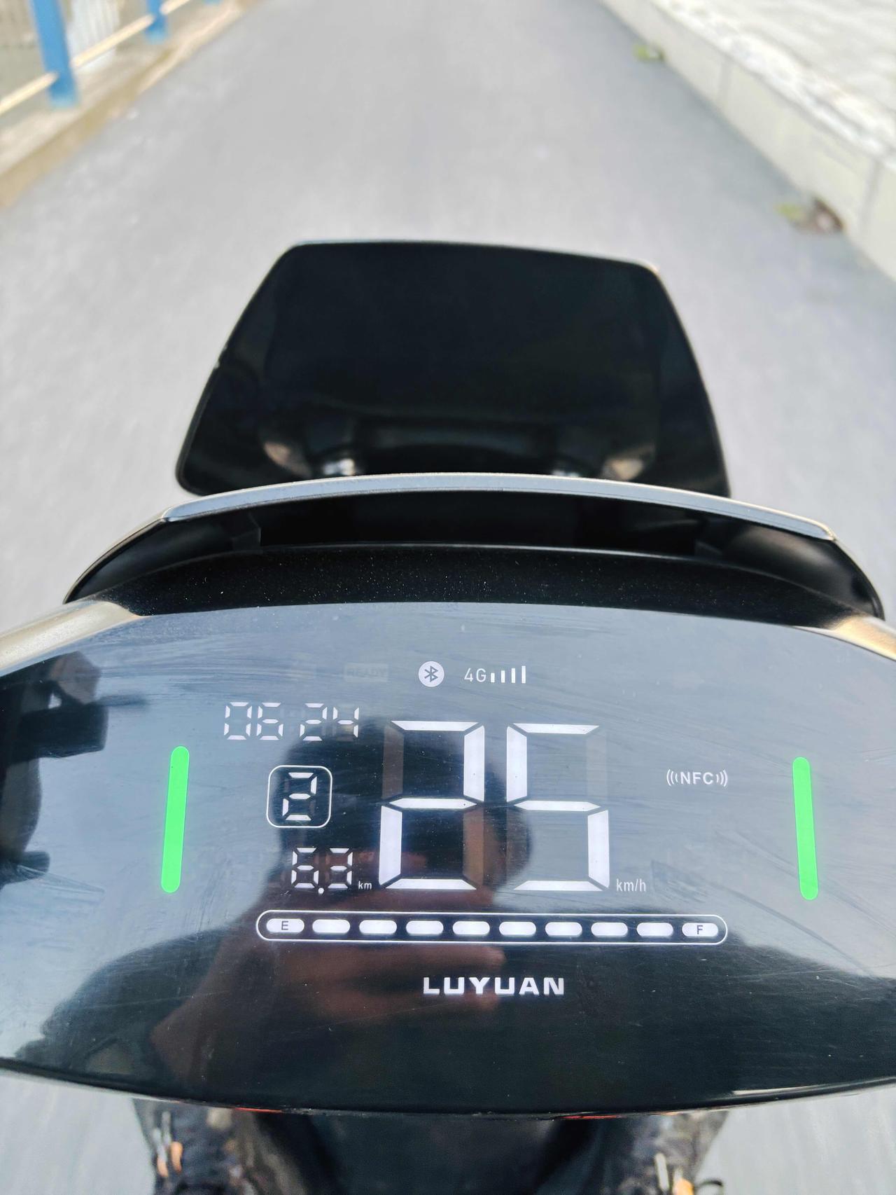 骑着电动车🛵
就在芜湖江江好❤️
怎能不说芜湖美呢！