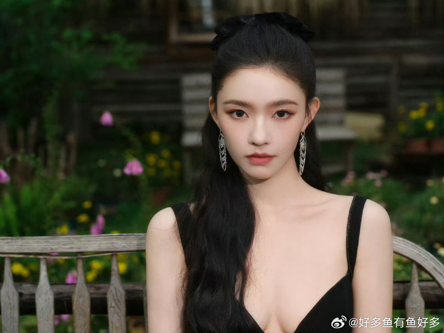 林允看得出她是公主 哇哦，林允的新造型把公主气质展现得淋漓尽致。公主半扎发、波点