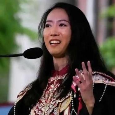 美国不要的，中国也坚决不要！

2025年5月底，蒋雨融站上哈佛肯尼迪学院的毕业