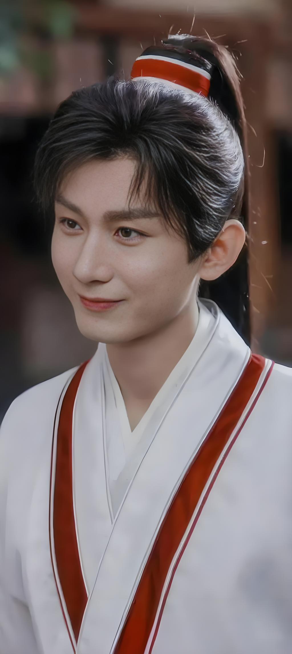 #你认为任嘉伦和成毅，哪个更帅？#我可能更喜欢成毅一点。

任嘉伦的颜值我一直g