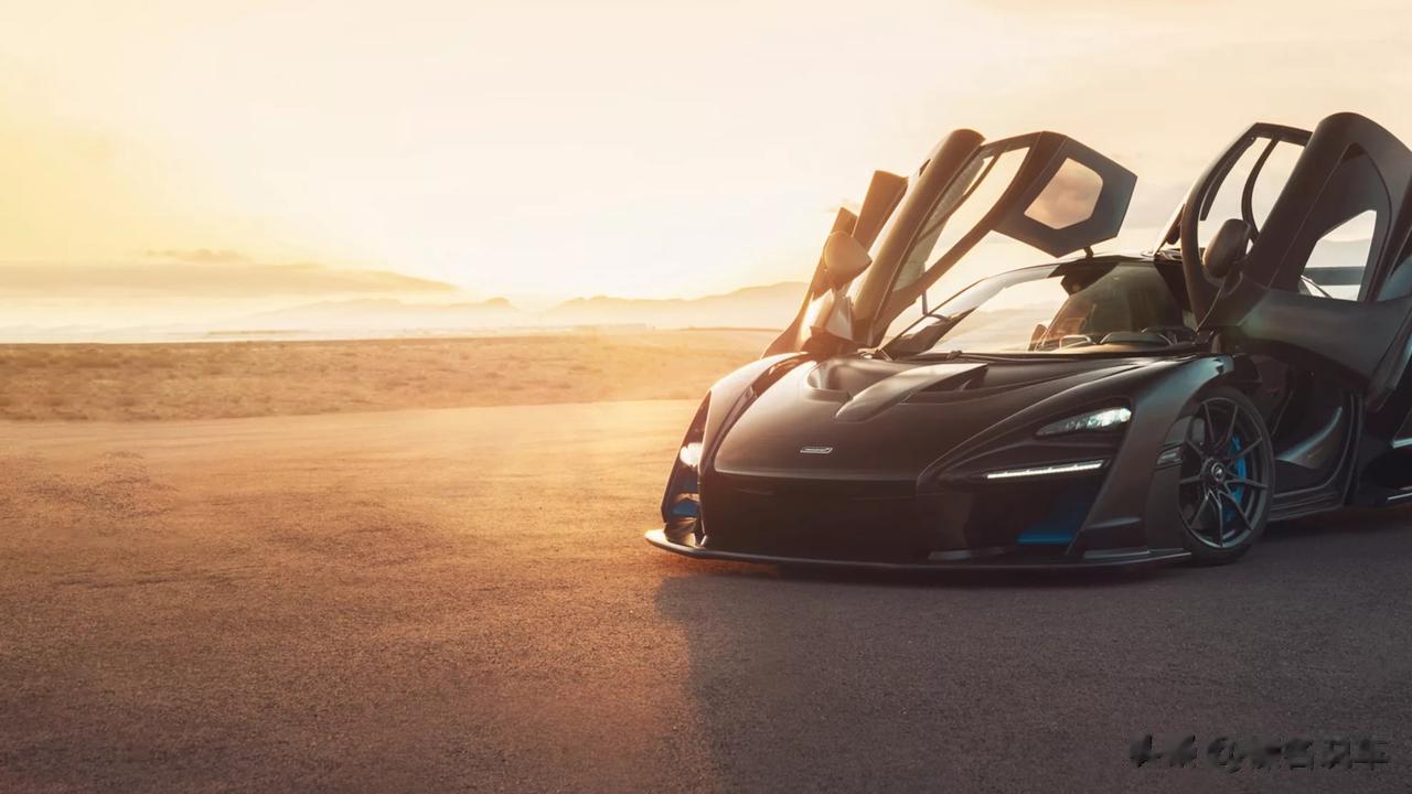 McLaren Senna拥有800马力、800公斤下压，干重低于1200公斤。
