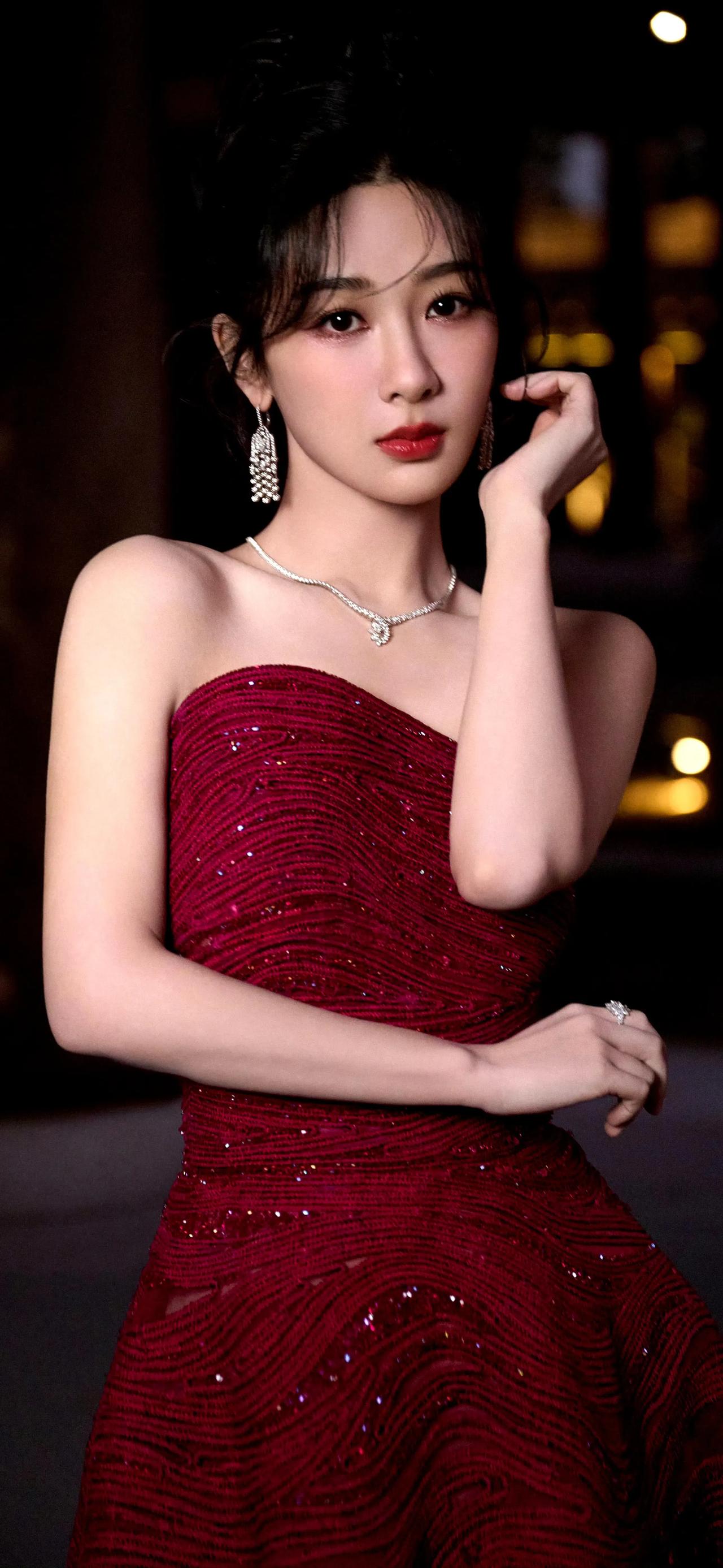 #惊艳女神# #明星美图# #女明星谁最美# #杨紫#
达人推荐 女主角唇泥