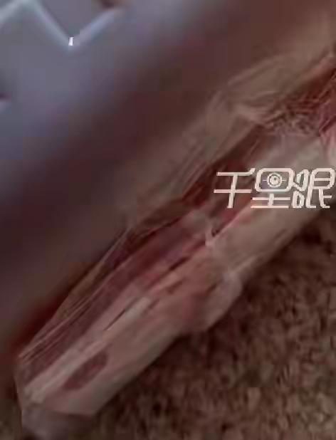 破防了！女子返程发现油桶下绑着一万块钱，瞬间泪奔：妈妈偷偷藏的

“妈，我有钱，