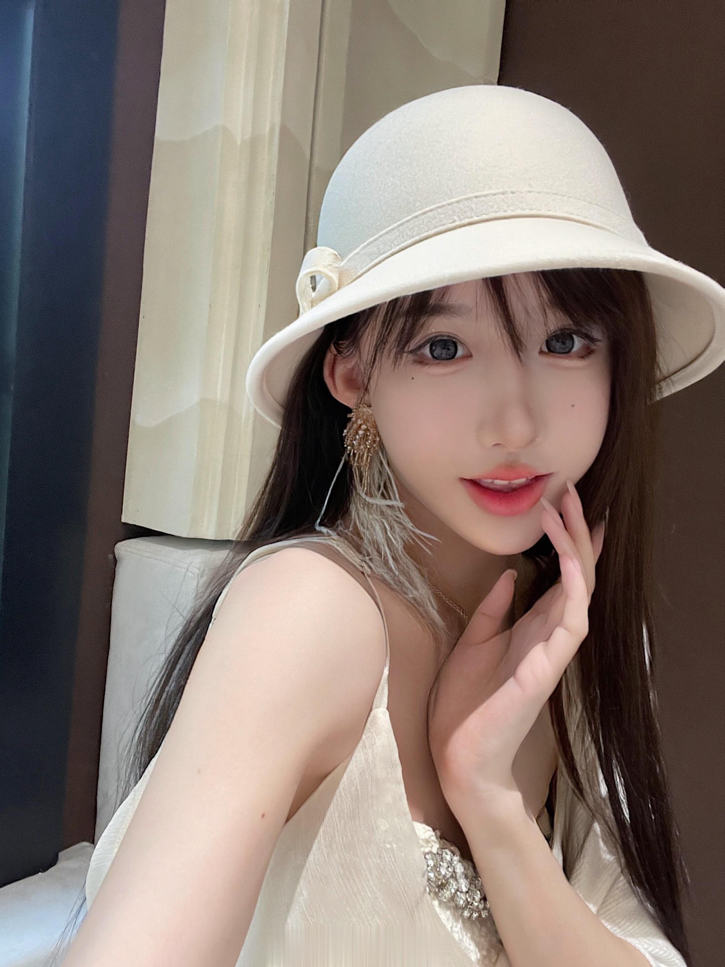接下来想做一些美妆穿搭分享女粉宝宝可以关注我的🍠同名Lsp死远点[微笑] ​​