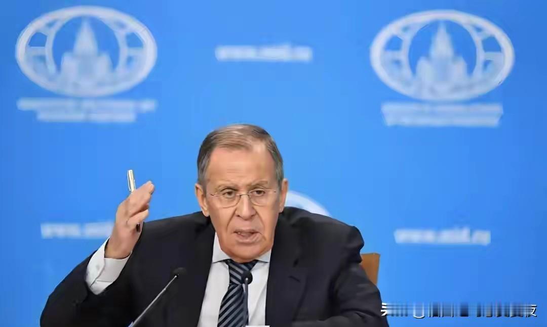 美冷淡让俄不安！普京要找回失去的机会，精心策划拉夫罗夫现身