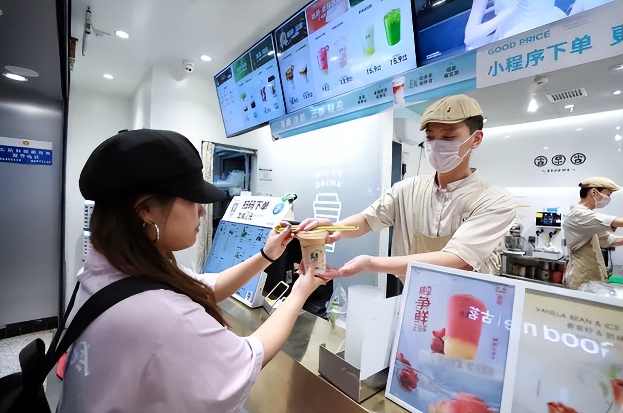 卖奶茶月入10个亿，台州青年身家飙至200亿