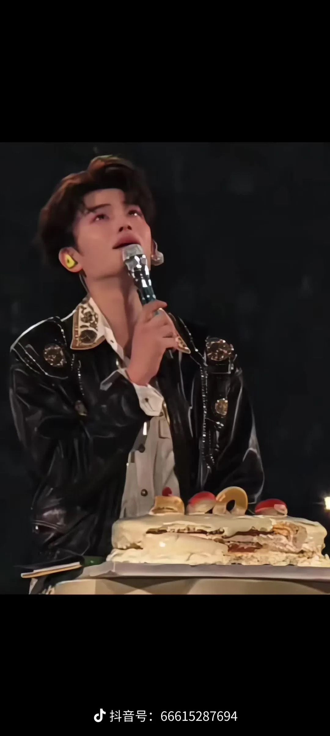 丁禹兮边哭边跺脚祝你明天生日快乐🎂边哭边跺脚也是可爱住了！祝越来越好