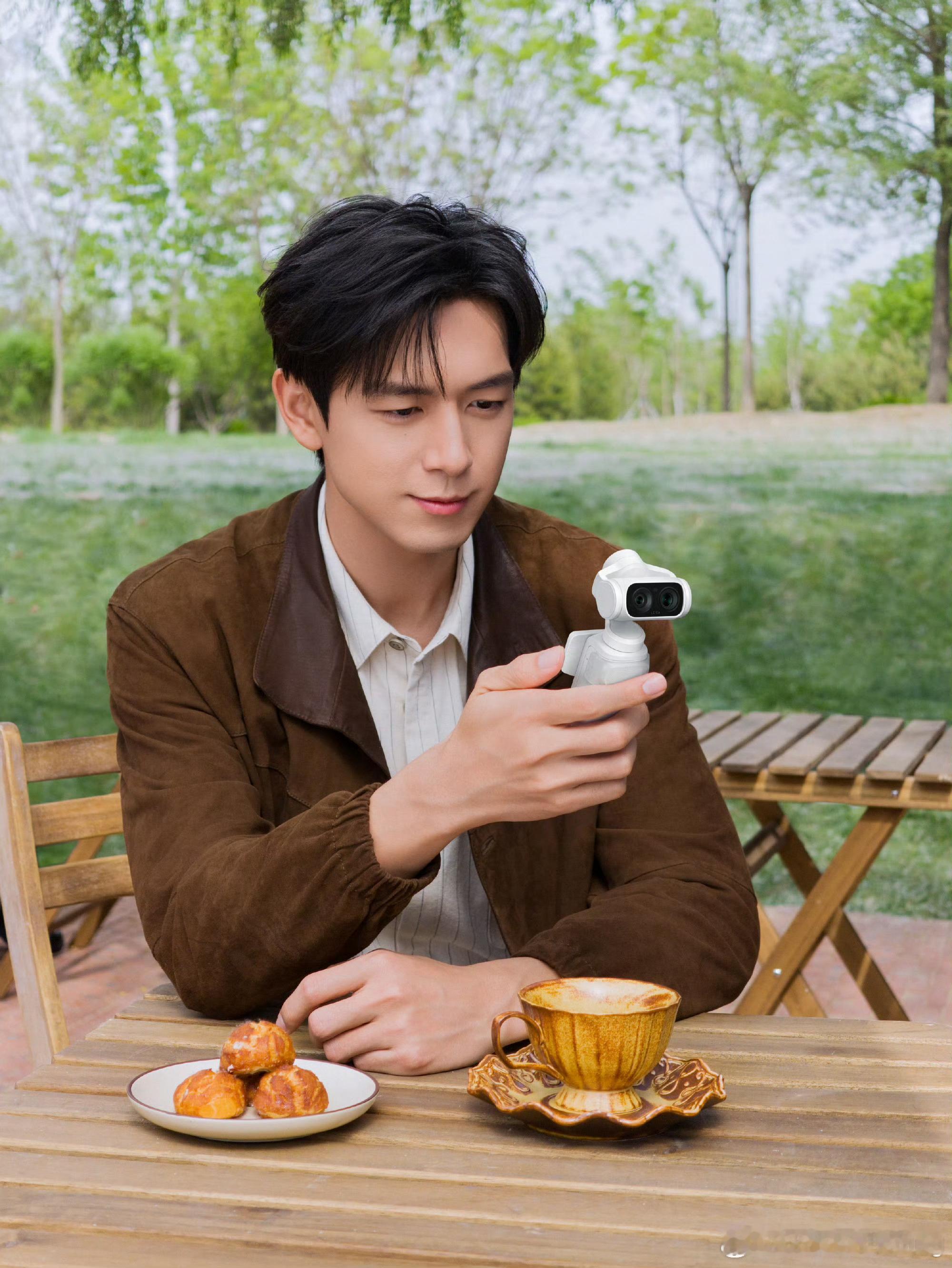 李现 lx李现影石品牌全球代言人 每一面，皆出色！恭喜演员李现成为影石品牌全球代