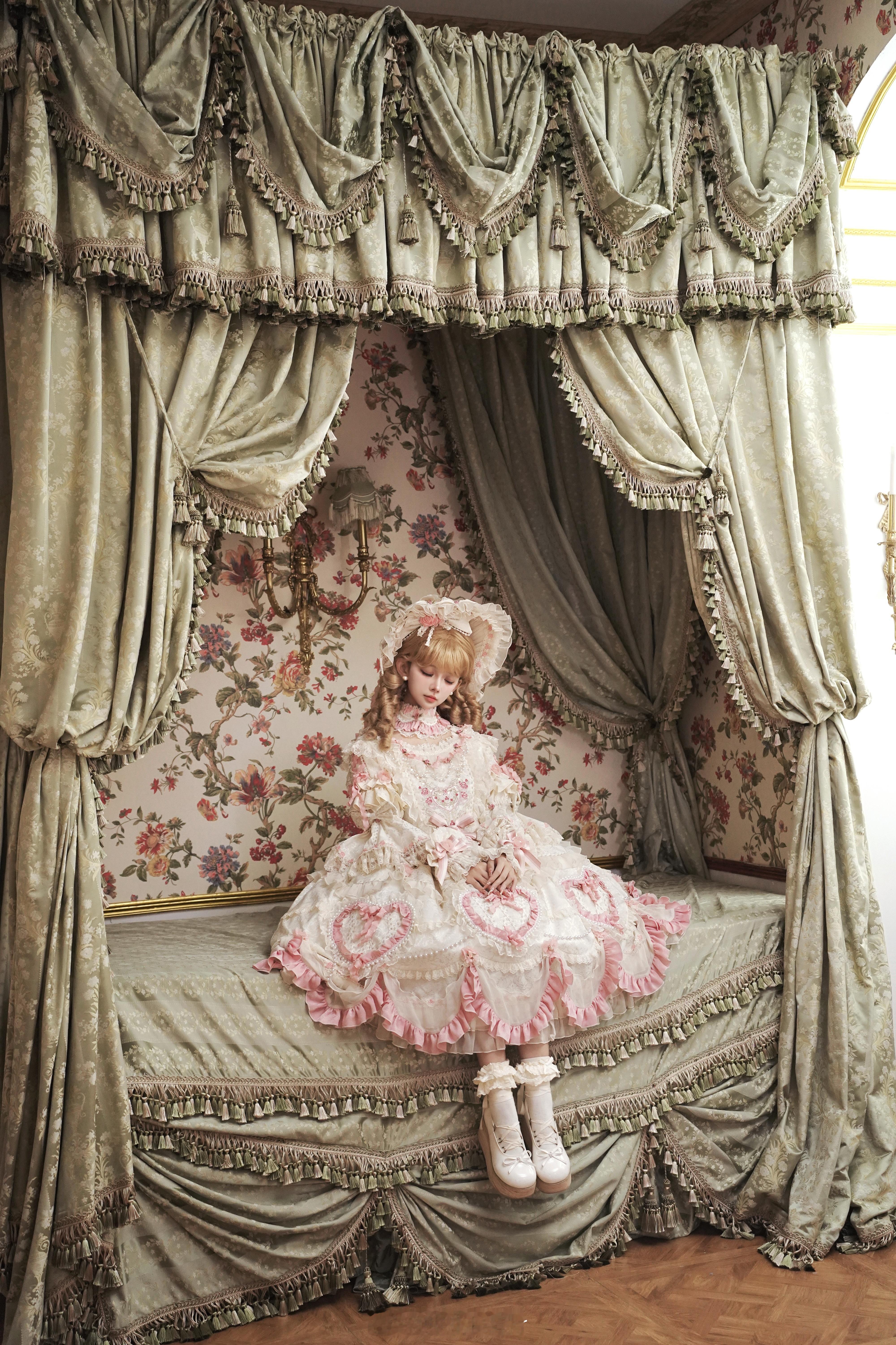 🍰古董蛋糕🧚🏼‍♀️：小野汀👗：荆棘玫瑰 ​​​