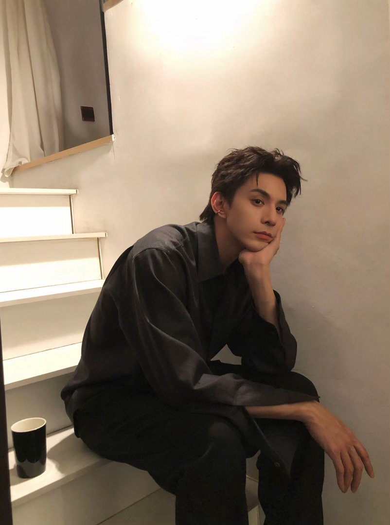 林柏叡原来是苍兰诀里的大黑龙 从不知道林柏叡是谁，到刷到扬州半马的路透，再发现他