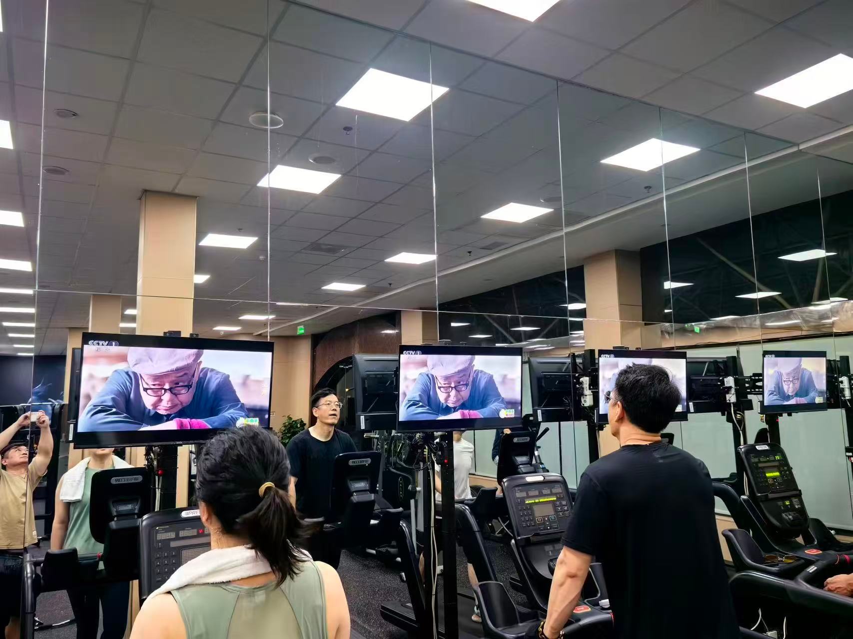 别说48集长剧没市场了电视剧主角不用刻意制造噱头，不靠流量加持，《主角》凭借饱满
