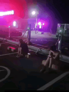 充电站都开始配服务员了？