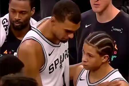 今天8:30看NBA总决赛第2场。看看马刺是否能够翻盘。如果0:2还真够呛了。上