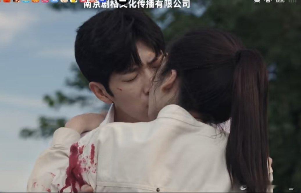 钢铁森林｜吻戏能拍的都拍了，导演都在片尾诶广d审的时候估计删没了，导演全给吻戏放