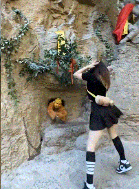 猴哥:这哪来的妖怪？