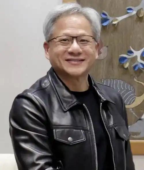 黄仁勋说得很扎心：
“改变我一生的不是天赋，
不是运气，
更不是斯坦福的学历，