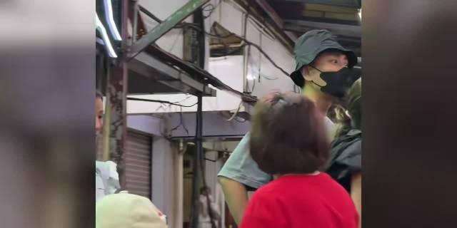 近日胡杏儿出席活动，面对媒体提问，正式回应了这件事。
胡杏儿坦言，李乘德和黄宗泽