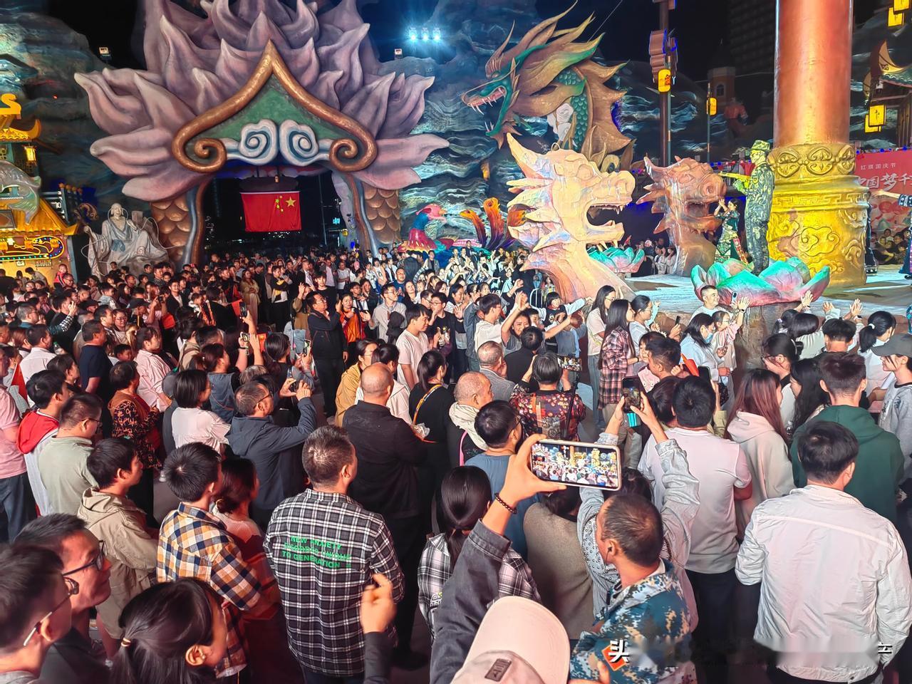 平湖的夜，热闹非凡！
平湖山海几千重？特色文旅街区魅力大！