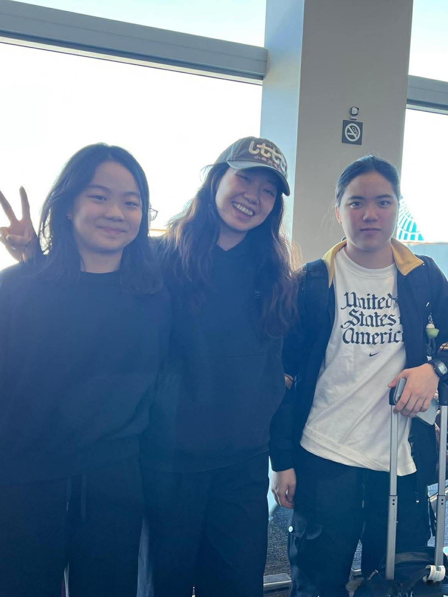 美国队已顺利抵达伦敦参加团体世乒赛✈️ 