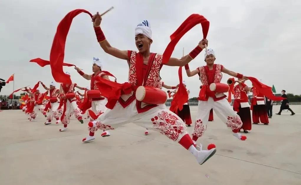 真让人无语，西安迎接中亚领导人，再次选择了安塞腰鼓。西安拥有深厚的历史文化底蕴，