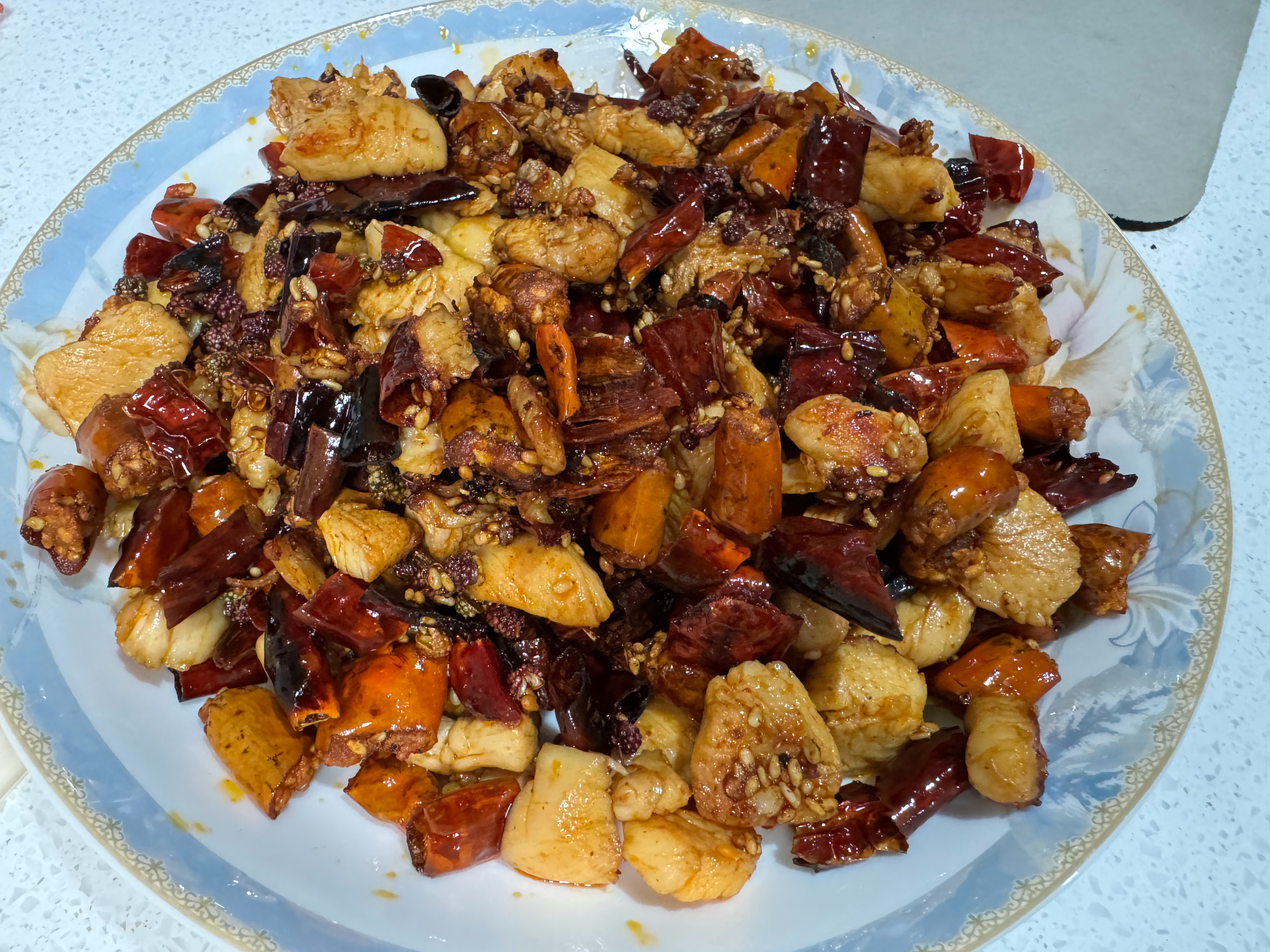 真的很想杨超越，这段时间太寡淡了，宝宝不出来，都开始研究炒菜了。 ​​​