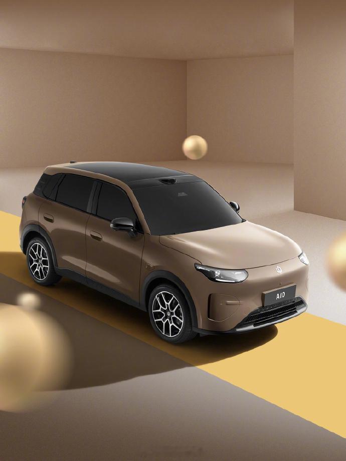 广州车展亮相的 ，第一眼就有点不一样，它不是冷冰冰的机械，而是一台会“传递情绪”