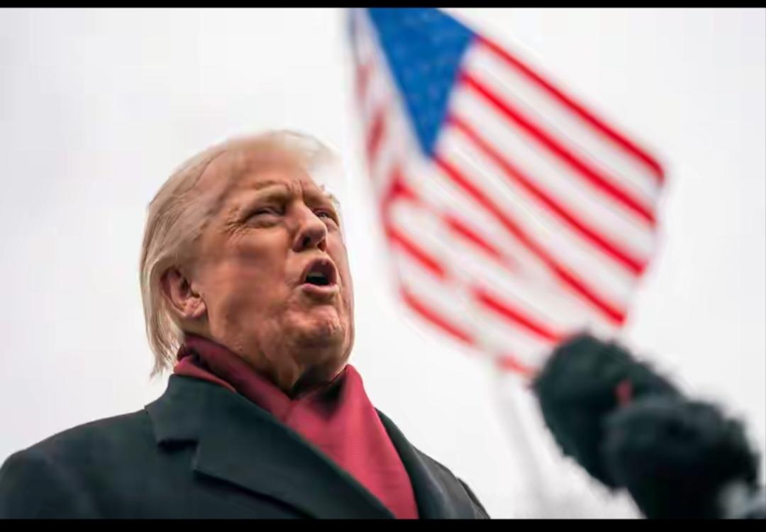 11月12日，科罗拉多州众议员博伯特（Lauren Boebort）被叫到白宫。