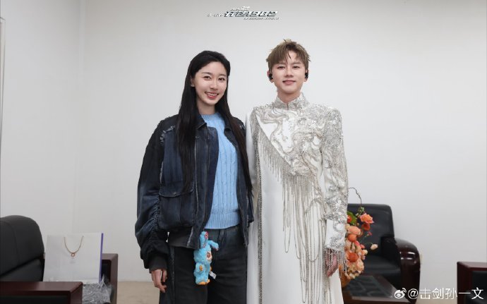 国家队打卡张杰演唱会奥运冠军们组团打卡张杰鸟巢演唱会，管晨辰、金博洋、王诗玥、柳