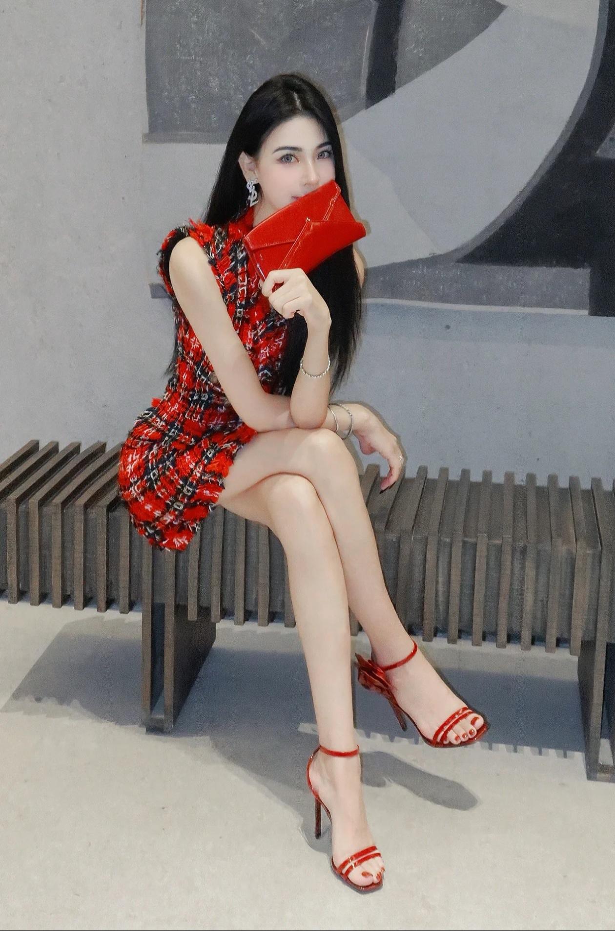 晒图笔记大赛新年装扮美甲