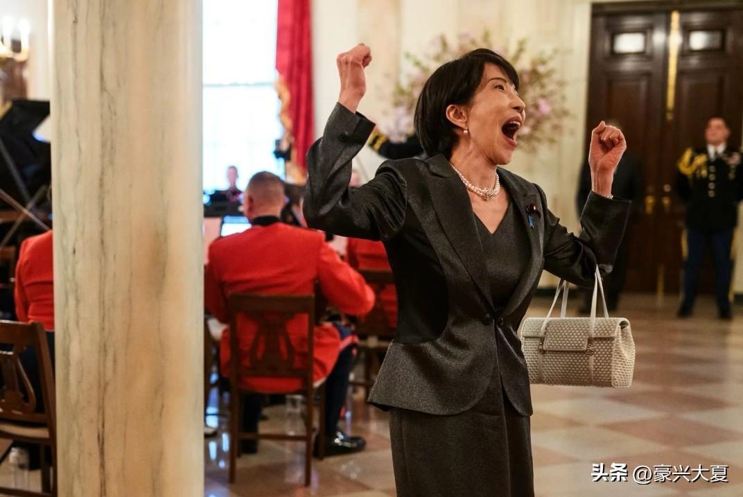 高市早苗赴美访问全程谄媚，日本网友炸锅：丢尽国家脸面，到底去干嘛了？这是去了以后