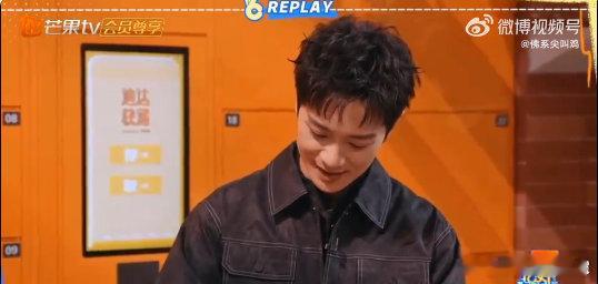 曹骏的钢笔送古风小生心坎上了 谁懂这份专属默契！曹骏“文”字暗藏钢笔心意，侯明昊