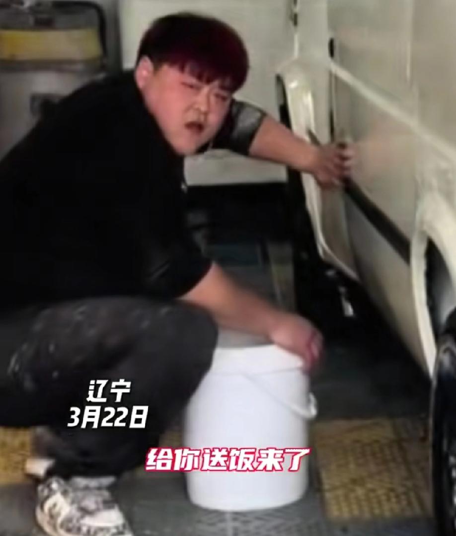 “喜欢就留长的，不用你干活”，男生看到女生的美甲后说道，这番话让多少女人羡慕不已