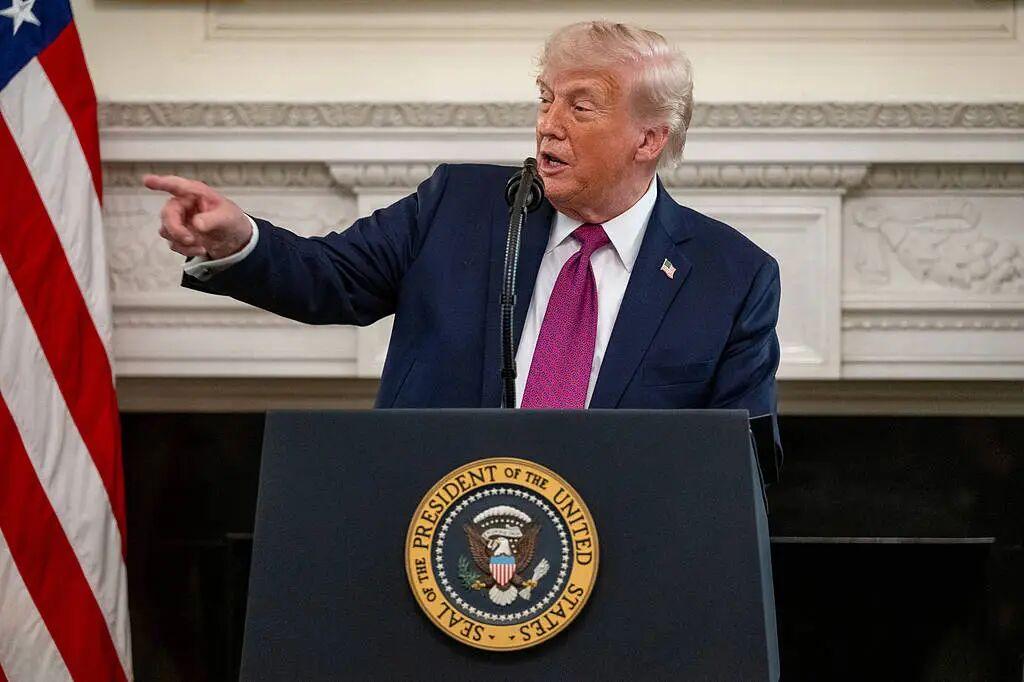 真主党差点又被骗了！
4月23日，据多家权威媒体披露，特朗普之所以在社交媒体上突