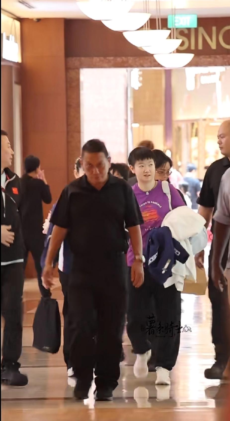 小猫乐呵呵下训啦😆
 
今天刷到莎莎下训的视频，这孩子也太招人疼了吧！
 
穿