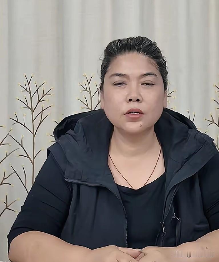 天津就没有其他的网红主播了吗？怎么光看见这一堆人在网络上嘚嘚嘚？
一个杨家人，这